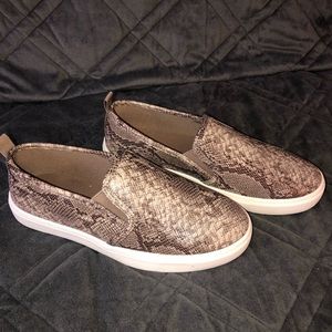 Women’s shoes